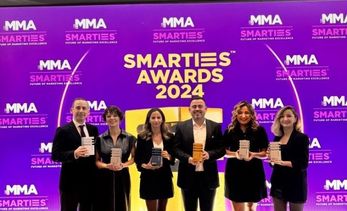 Teknosa Smarties Awards Türkiye’de ‘Yılın Markası’ seçildi