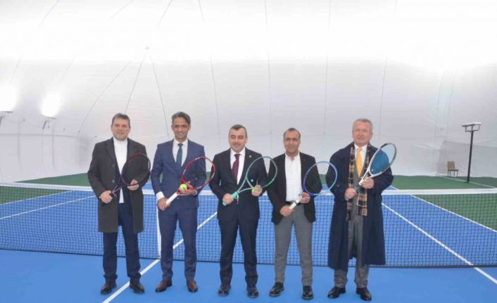 Tenis kortları Çaycuma’da hizmete girdi