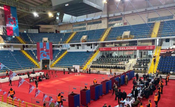 Trabzonspor Kulübü’nde oy verme işlemi başladı