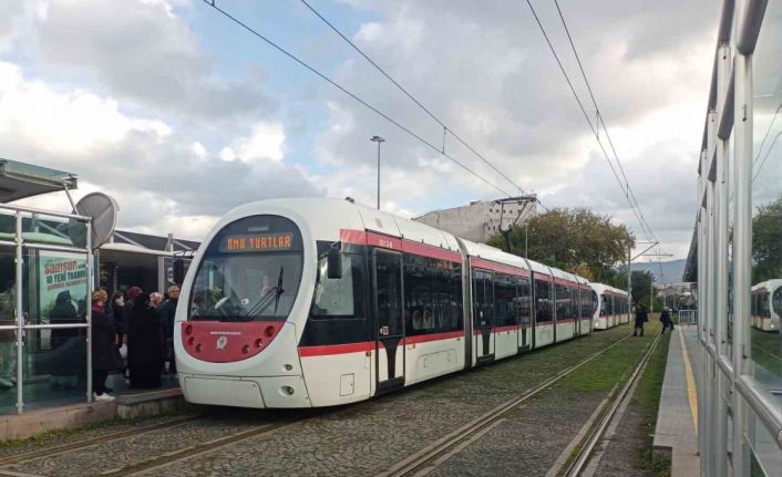 Tramvay ve otobüsler Türkiye’nin yarısını taşıdı