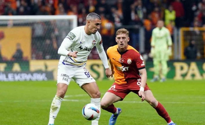 Trendyol Süper Lig: Galatasaray: 1 - Eyüpspor: 1 (İlk yarı)