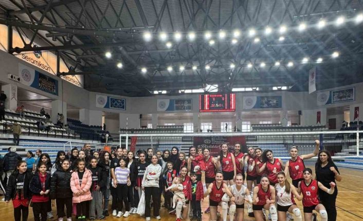 Turgutlu Belediyespor haftayı iki branşta da galibiyetle kapadı