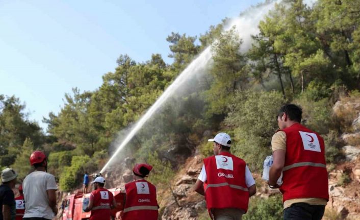 Türk Kızılay gönüllüleriyle iyiliği büyütüyor