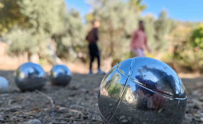 Ula’nın kırsal mahallelerinde Bocce sporuna büyük ilgi