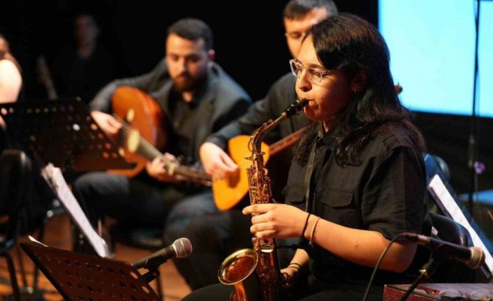 Ümraniye Müzik Akademisi öğrencilerinden muhteşem performans