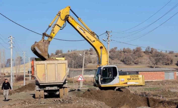 Uşak Belediyesi kent genelinde farklı noktalarda çalışmalarını sürdürüyor