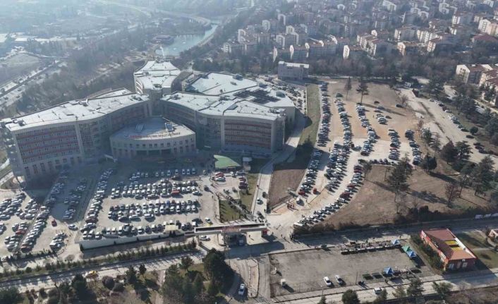 Vali Aksoy Yunus Emre Devlet Hastanesi’nin yeni otoparkını inceledi