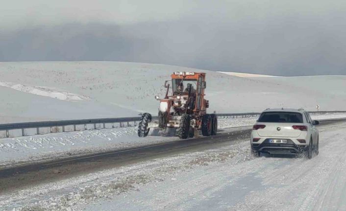 Van’da 21 yerleşim yerinin yolu ulaşıma kapandı