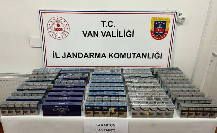 Van’da 860 paket kaçak sigara ele geçirildi