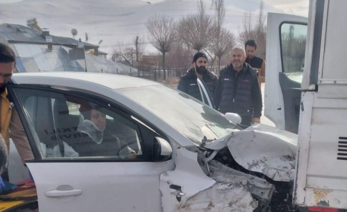 Van’da trafik kazası: 2 yaralı