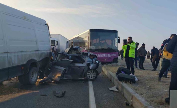 Van’da zincirleme trafik kazası: Yaralılar var