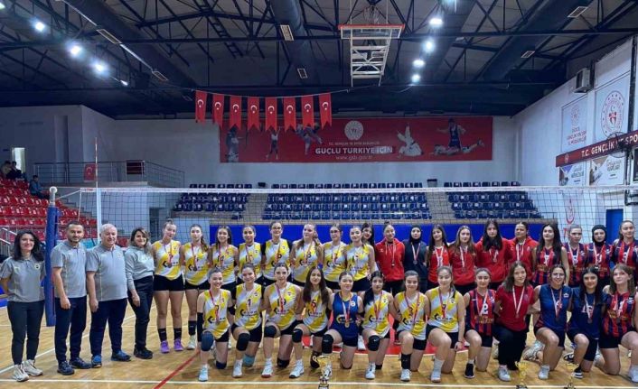 Voleybolda şampiyon Düzce 1907 Spor