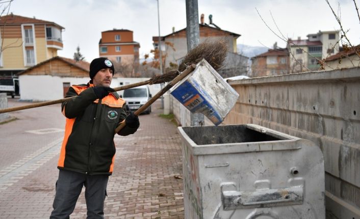 Yeşilyurt’ta temizlik işleri aralıksız sürüyor