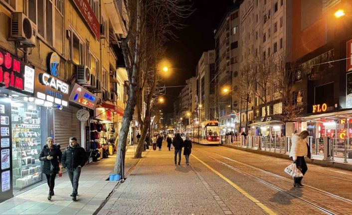 Yılbaşı öncesi kent merkezinde beklenen yoğunluk oluşmadı