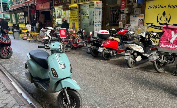 Yol mu motosiklet park alanı mı?