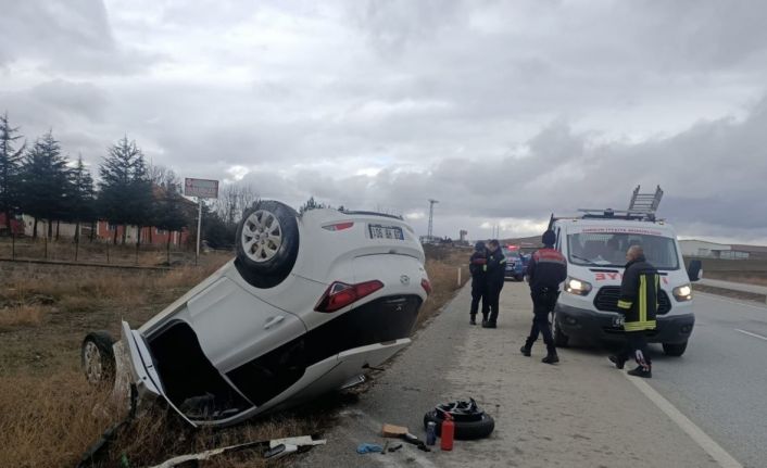 Yozgat’ta Hyundai marka araç ters döndü: 2 yaralı