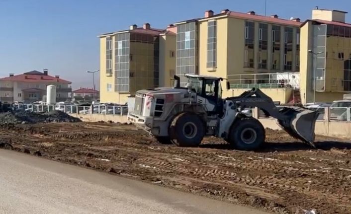 Yüksekova Devlet Hastanesi’nin yolu asfaltlandı