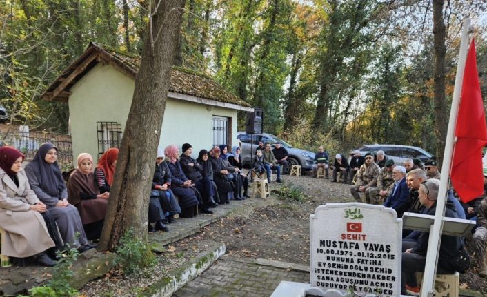 Yüksekova şehidi Gölcük’te kabri başında dualarla anıldı