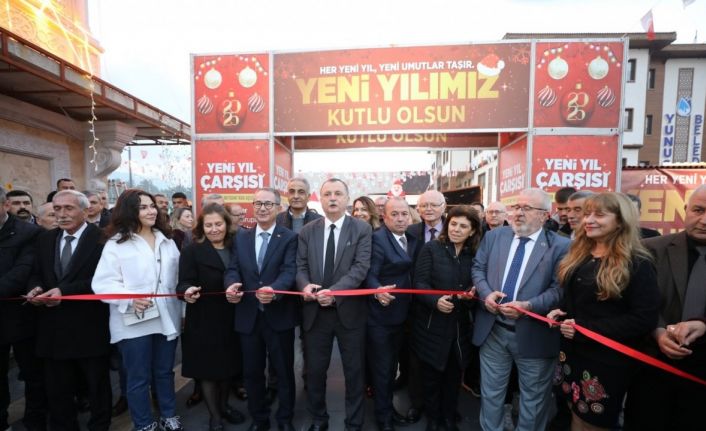 Yunusemre’de Yeni Yıl Çarşısı açıldı