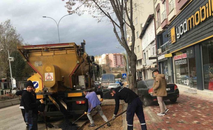 Yüzlerce noktada asfalt yama çalışması yapıldı