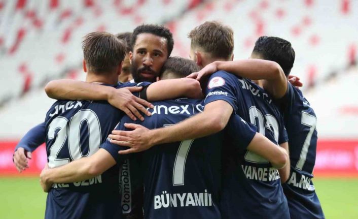 Ziraat Türkiye Kupası: Antalyaspor: 4 - Küçükçekmece Sinopspor: 1