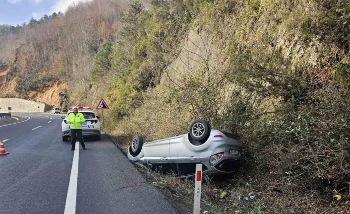 Zonguldak-Ereğli kara yolunda otomobil takla attı; sürücüsü yaralandı