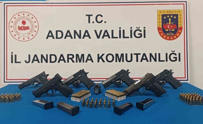 2 araçta 6 ruhsatsız tabanca ele geçirildi