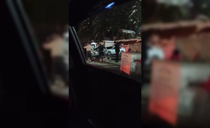 4 kişinin tekmeli yumruklu saldırısına uğradı, jandarma kurtardı