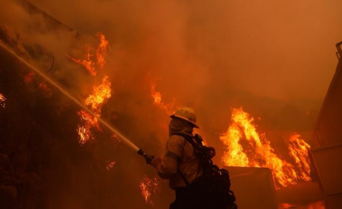 ABD’nin California eyaletinde yangın paniği