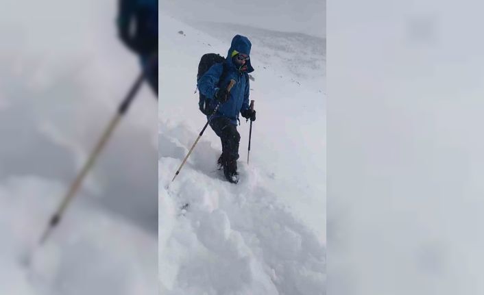 Ağrı Dağı’na çıkmak isteyen dağcılara kar ve fırtına engeli