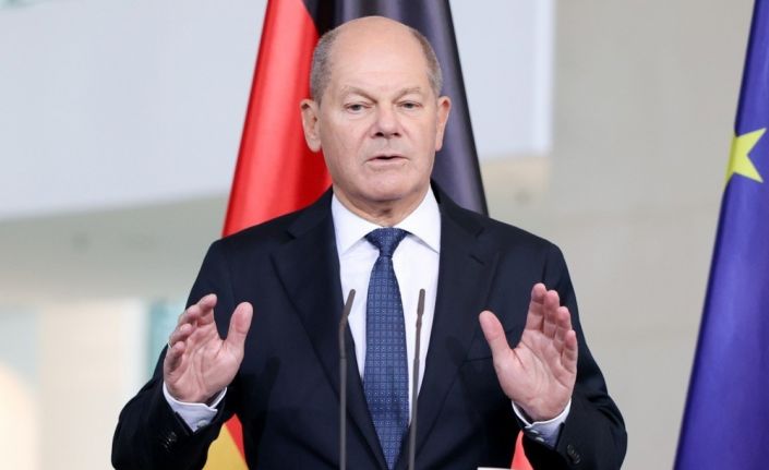 Almanya Başbakanı Scholz: “ABD’nin Ukrayna’nın savunma desteğini durduracağını beklemiyorum”