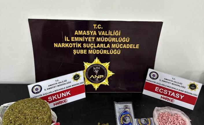 Amasya’da tırı polisin üzerine süren sürücü uyuşturucuyla yakalandı