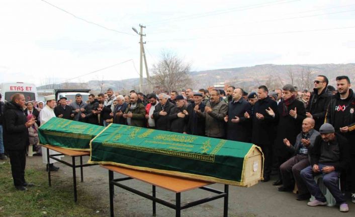 Amasya’daki göçükte hayatını kaybeden 2 kişi son yolculuğuna uğurlandı