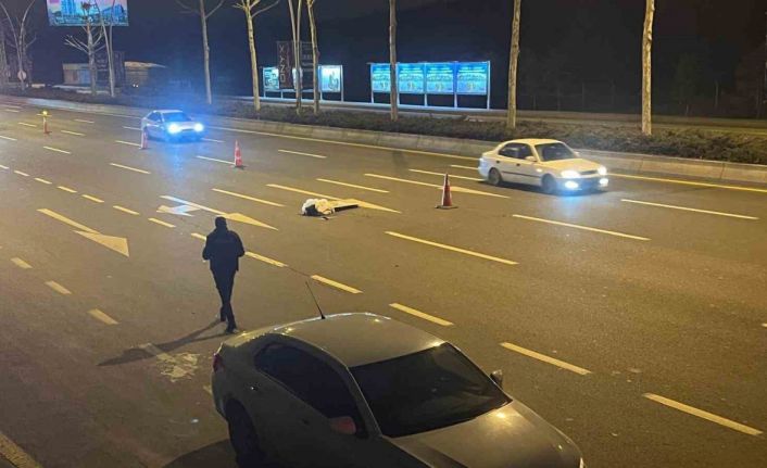Ankara’da seyir halindeki araçtan atlayan kadın hayatını kaybetti