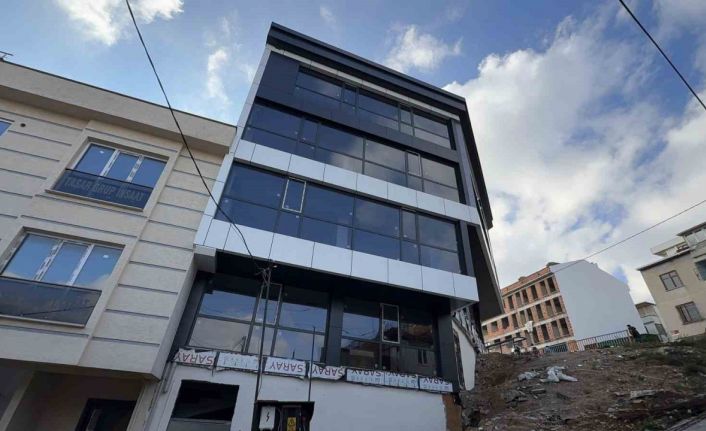 Asansör boşluğuna düşen 65 yaşındaki adam hayatını kaybetti