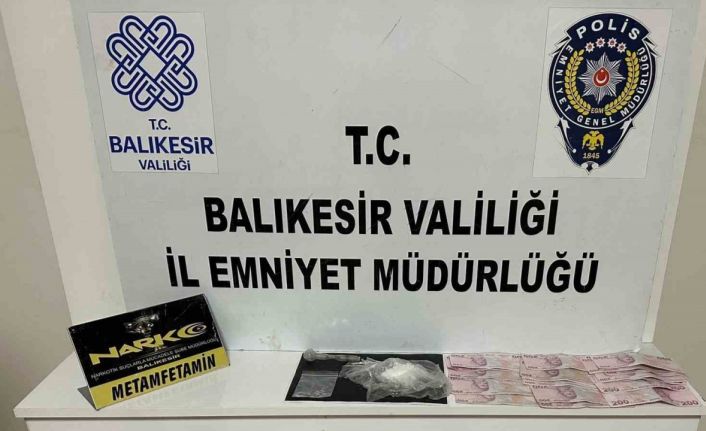 Balıkesir’de uyuşturucu satıcısı 2 kişi tutuklandı