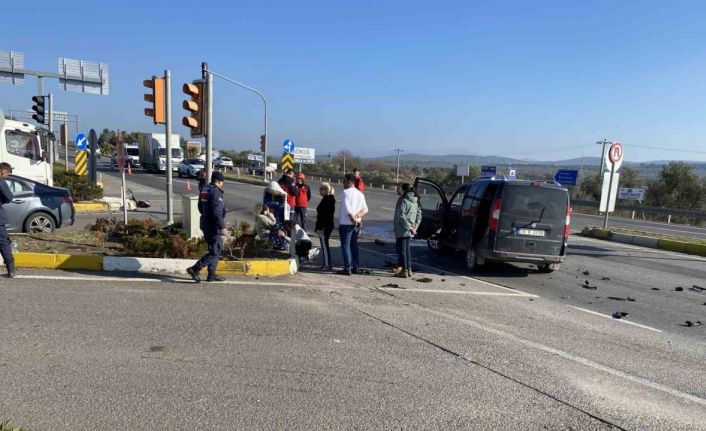 Balıkesir’detrafik kazası: 3 yaralı