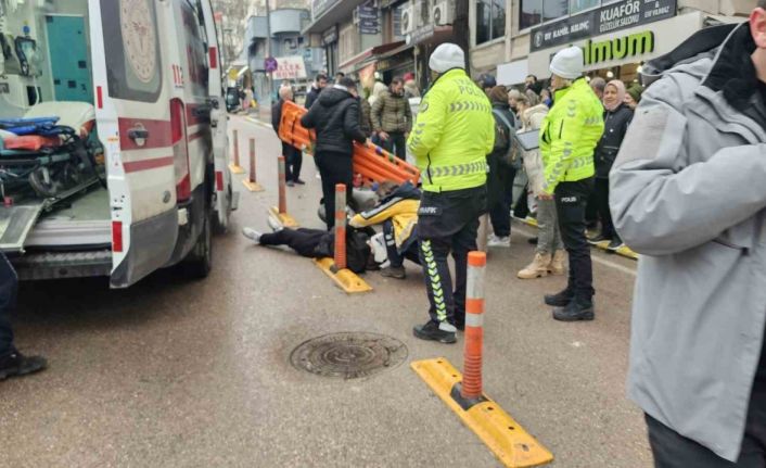 Bandırma’da motosiklet kazası, 2 kişi yaralandı