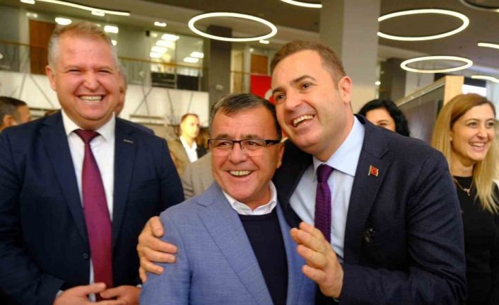 Başkan Şehirli, canlı yayında Altıeylül’ü anlattı