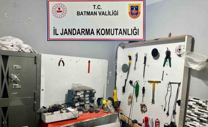 Batman’da kaçak silah imalathanesine düzenlenen baskında 1 kişi gözaltına alındı