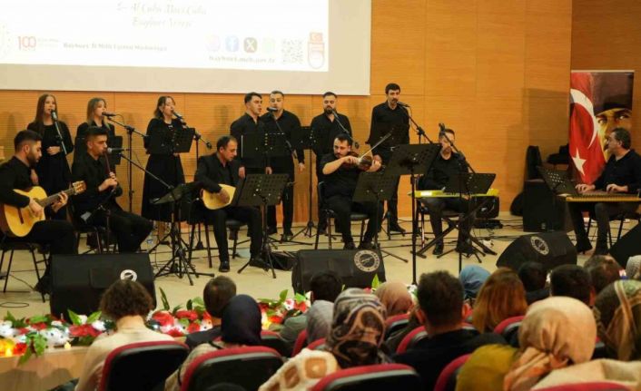 Bayburt’ta müzik öğretmenleri sahne performanslarıyla göz doldurdu