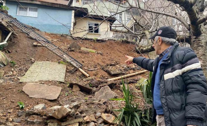 Beykoz’da 5 metrelik istinat duvarı çöktü