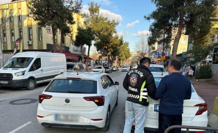 Beykoz’da trafiği tehlikeye düşüren 2 sürücü yakalandı