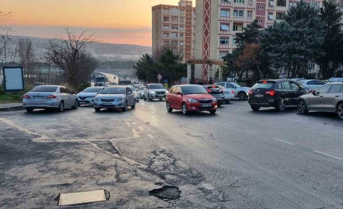 Beylikdüzü’nde yola yağ döküldü, sürücüler zor anlar yaşadı