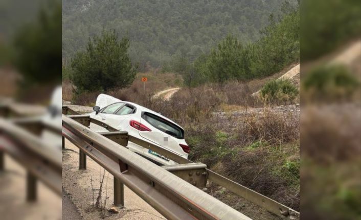 Bilecik’te otomobil şarampole uçtu: 1 yaralı