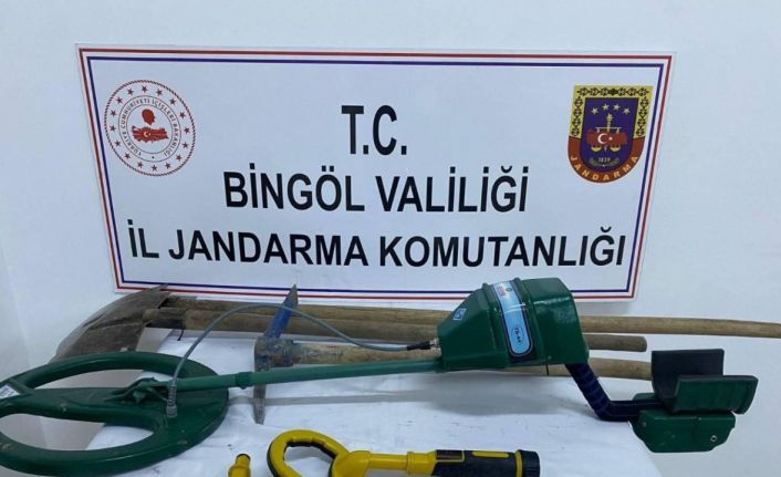 Bingöl’de kaçak kazı yapan 2 kişi yakalandı