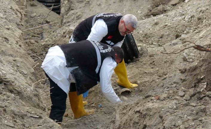 Burdur’da Öğretmenevi bahçesindeki kazıda insan kemikleri bulundu