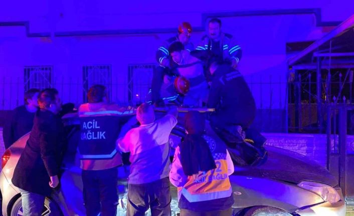 Bursa’da 2 otomobil çarpıştı: 3 yaralı