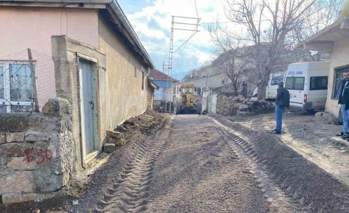 Büyükşehir, kırsalda çamurlu ve bozuk yol bırakmıyor