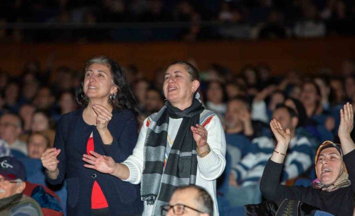 Çalgıcı Mektebi Roman Orkestrası’ndan muhteşem konser